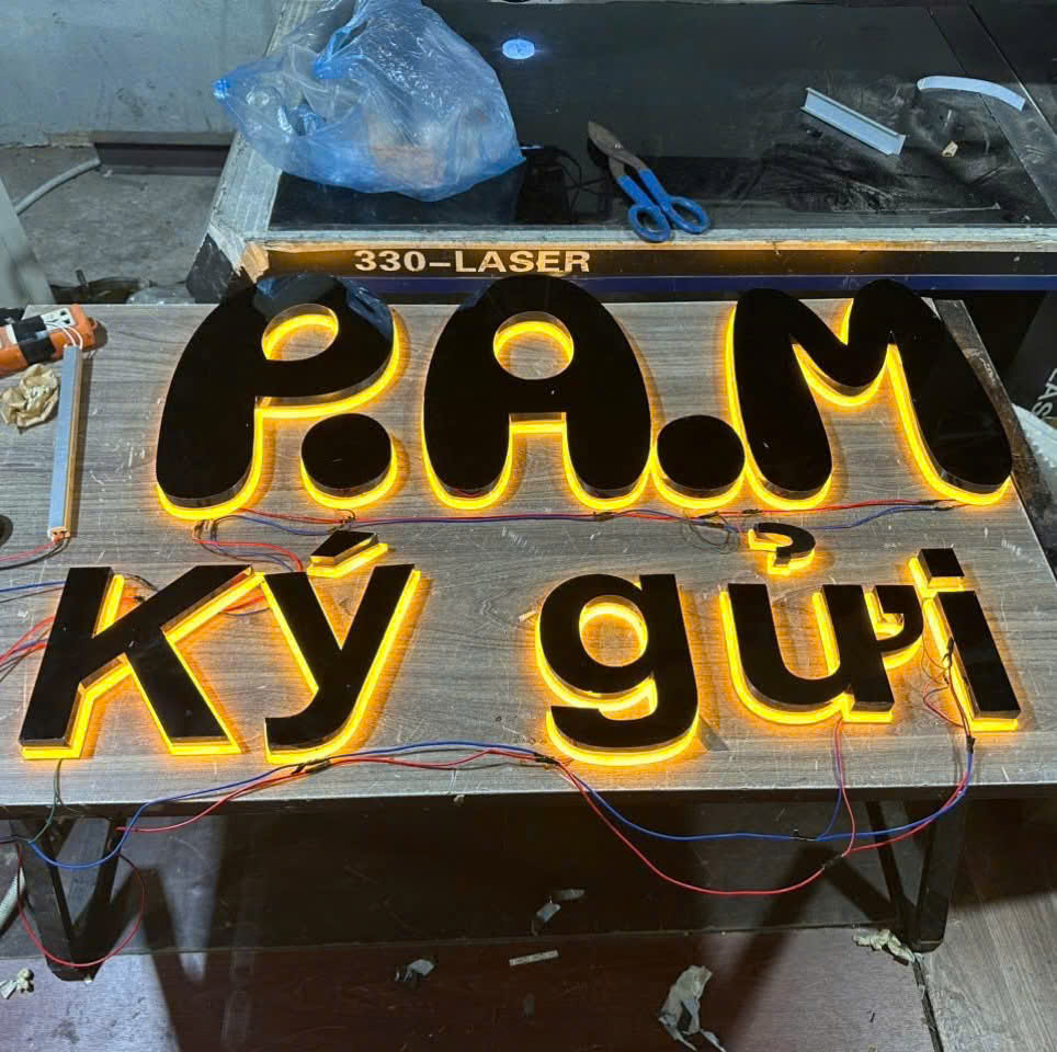 z7108412101648_52871a227bafe7e9c8765e0398693d21